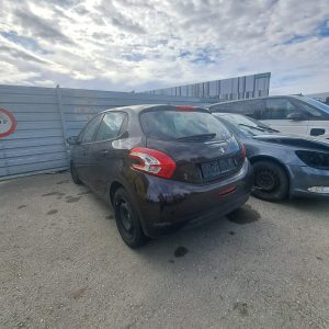 Peugeot 208 2013 1.2 Benzin nur für Ersatzteile